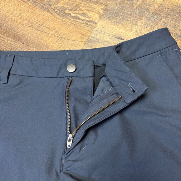 Lululemon Commission Classic-Fit Short 9” Warpstreme Obsidian Gray Mens 33 - Picture 7 of 12
